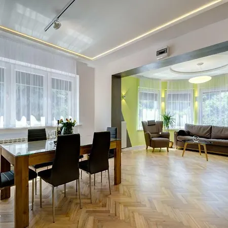 Villa Black Bird